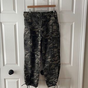 Vanilla Star Camouflage Trousers